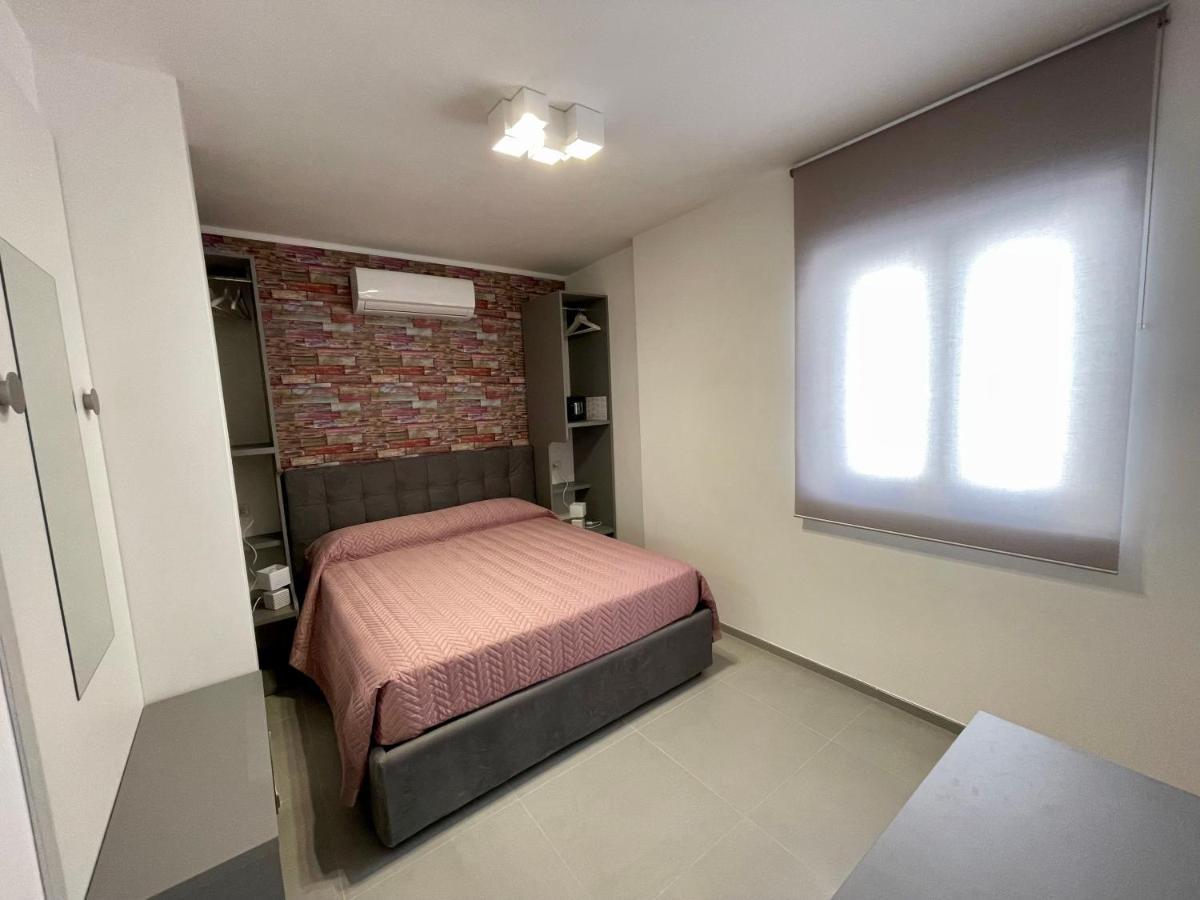 Small Double Room,1115888313:JPEG